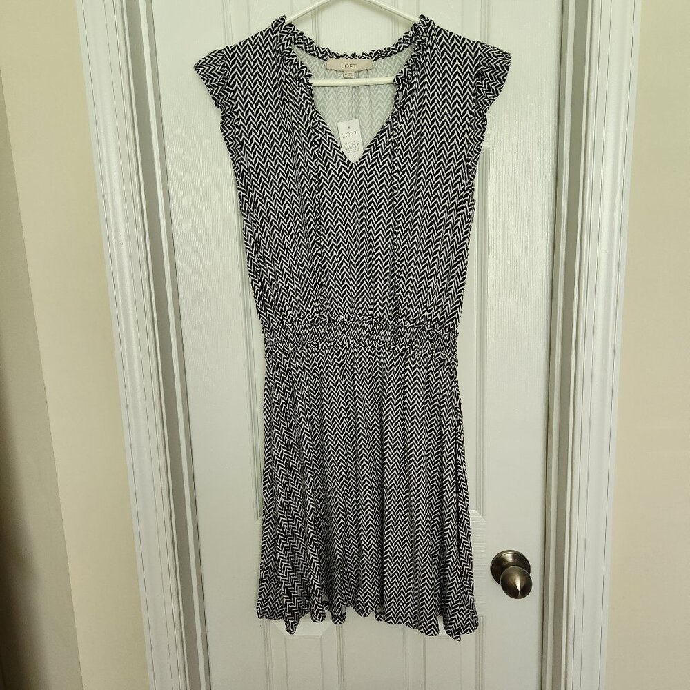 LOFT Chevron Stripe Tie Neck Mini Flutter dress, Size XS